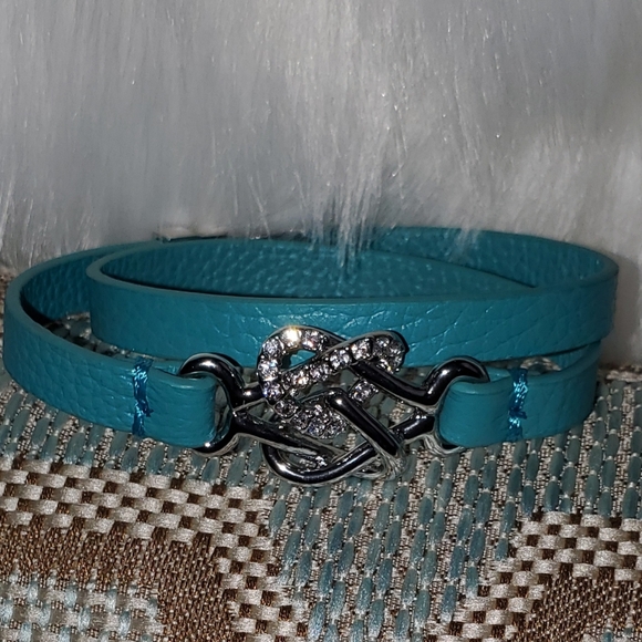 Lia Sophia wrap bracelet, turquoise. 14" with rhinestones and silver. - Picture 1 of 5